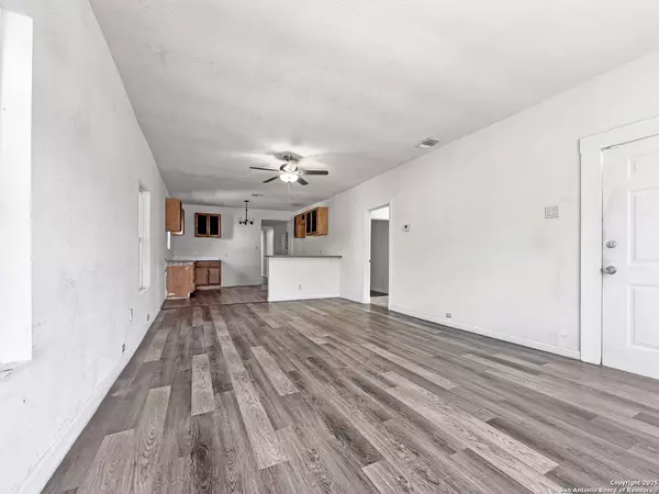 San Antonio, TX 78202,2235 E Houston