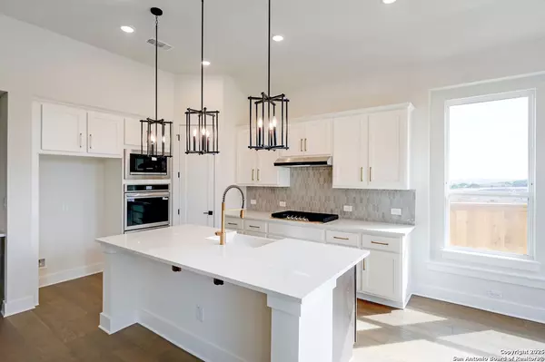 New Braunfels, TX 78130,406 Cleveland Way