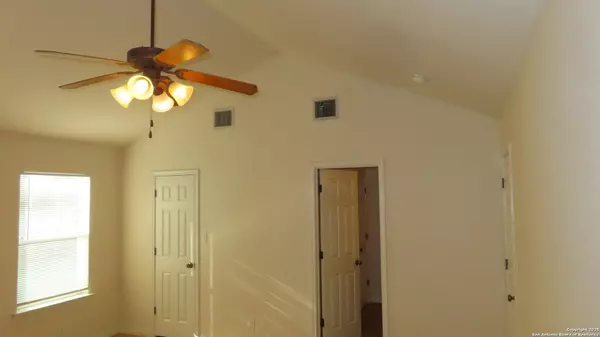 Leon Valley, TX 78238,6004 grass hill