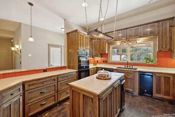 New Braunfels, TX 78132,1331 Hilltop Rdg