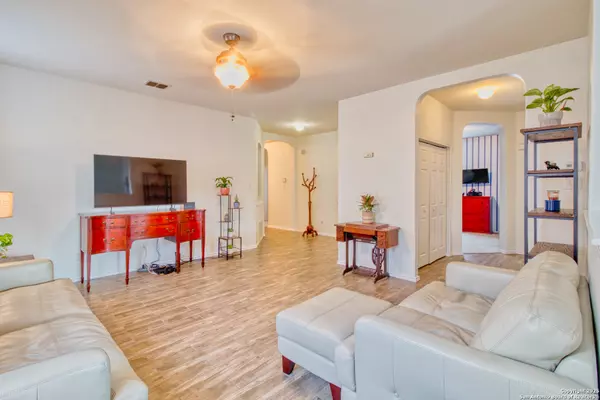 San Antonio, TX 78253,12230 Redbud Leaf