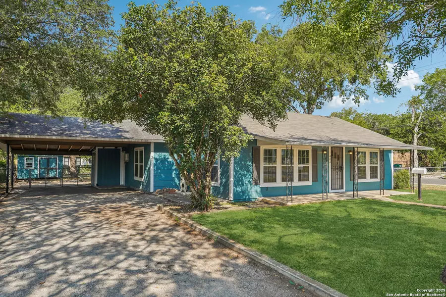 402 Burges, Seguin, TX 78155