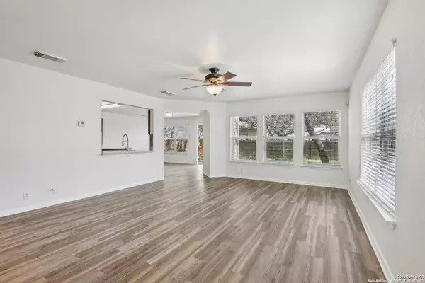 Selma, TX 78154,16216 Ike