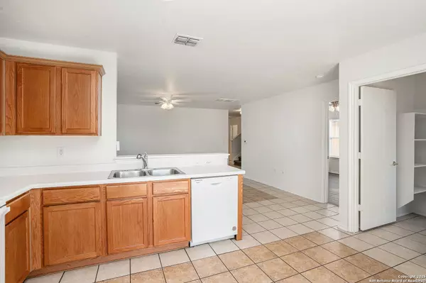 San Antonio, TX 78242,6611 Walnut Valley