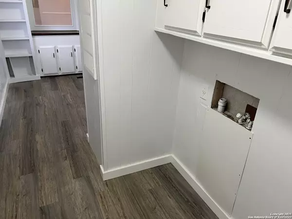 Jourdanton, TX 78026,509 Elm