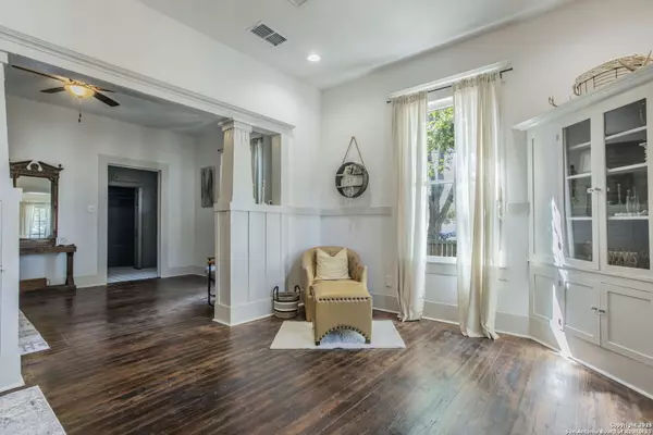 116 Weinert, Seguin, TX 78155