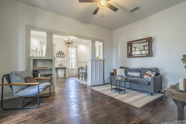 Seguin, TX 78155,116 W Weinert