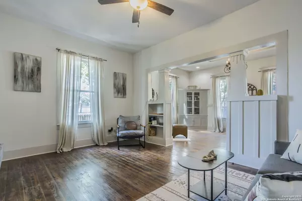 Seguin, TX 78155,116 W Weinert