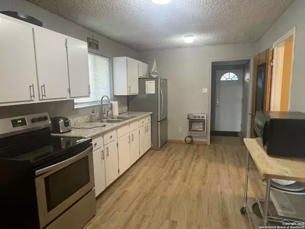 Lakehills, TX 78063-6460,892 Pebble Beach Dr NW