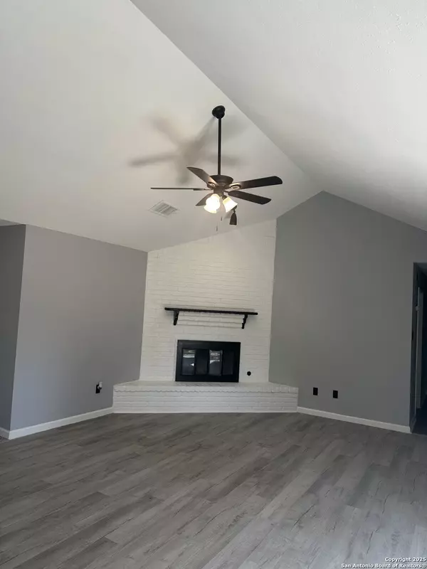 San Antonio, TX 78233,14627 HIGHLAND RDG
