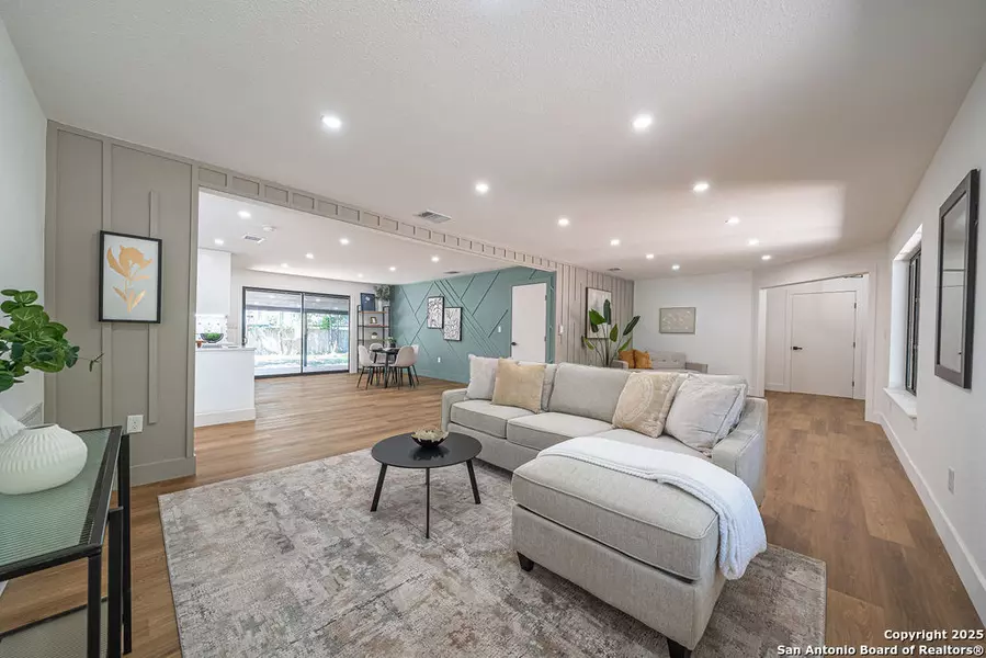 315 Royal Oaks, San Antonio, TX 78209