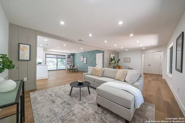 315 Royal Oaks, San Antonio, TX 78209