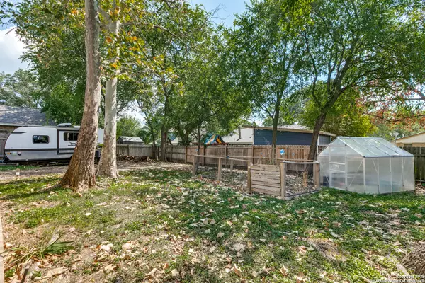 San Antonio, TX 78240,8739 Welles Edge