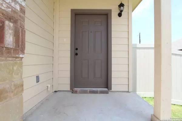 Buda, TX 78610,283 Joanne Loop UNIT B