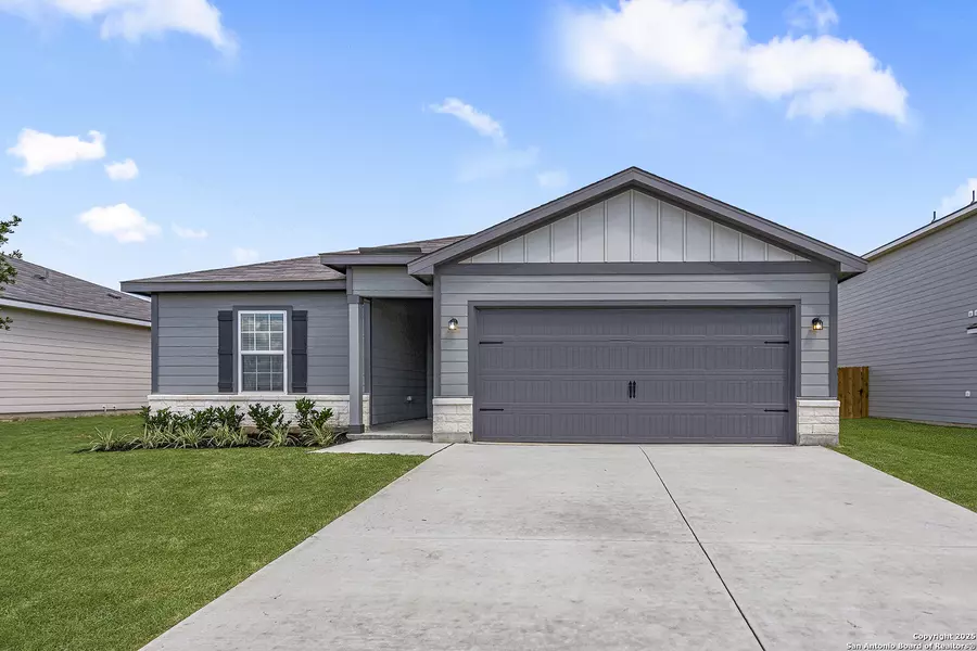 16148 Farmer, Lytle, TX 78052