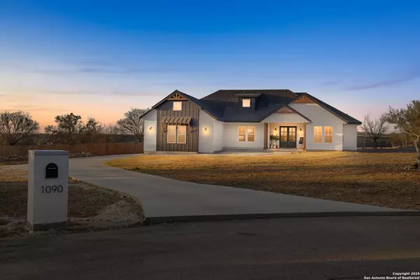 1090 Pegasus, Spring Branch, TX 78070