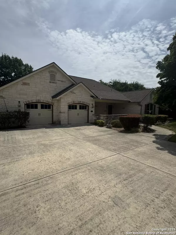 Boerne, TX 78006,404 English Oaks