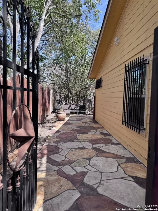 San Antonio, TX 78221,227 Dorsey