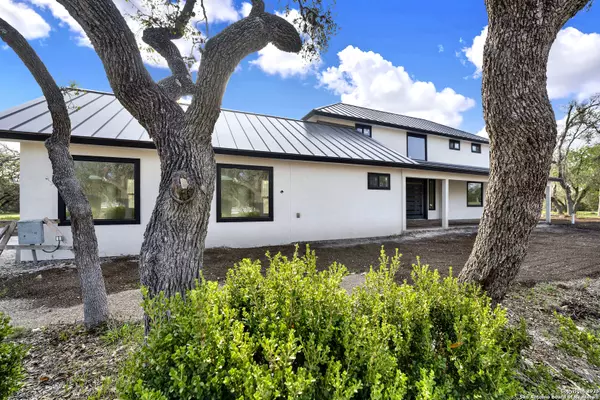 San Antonio, TX 78253,306 N Rolling Oaks Ln