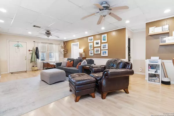 New Braunfels, TX 78130,859 Pine St