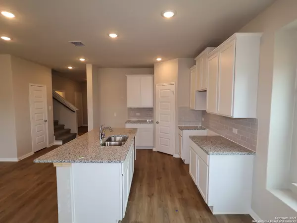 San Antonio, TX 78252,8704 Rucker Pond Trail