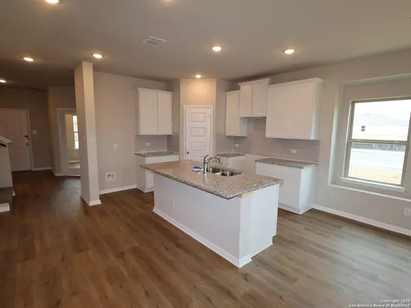 San Antonio, TX 78252,8704 Rucker Pond Trail