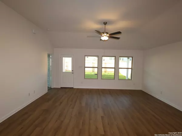 Seguin, TX 78155,1144 Limestone Ridge