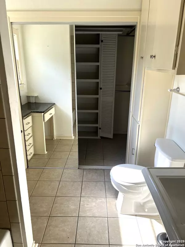 Seguin, TX 78155,815 Humphreys St