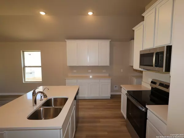 Seguin, TX 78155,1148 Limestone Ridge