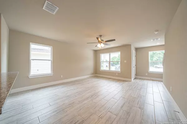 Seguin, TX 78155,326 Mar Hill
