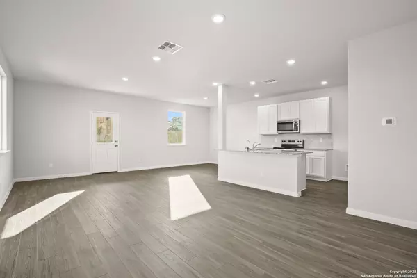 Converse, TX 78109,11112 Luckenbach Loop