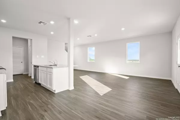 Converse, TX 78109,11112 Luckenbach Loop