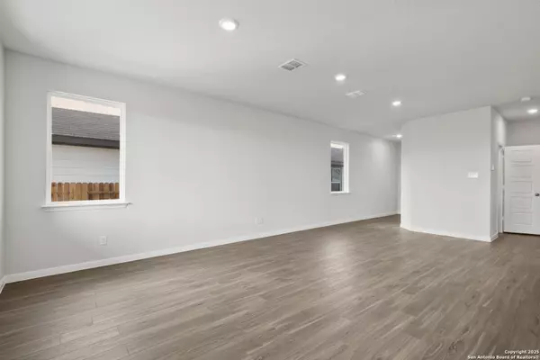 Converse, TX 78109,3207 Katzer Lane