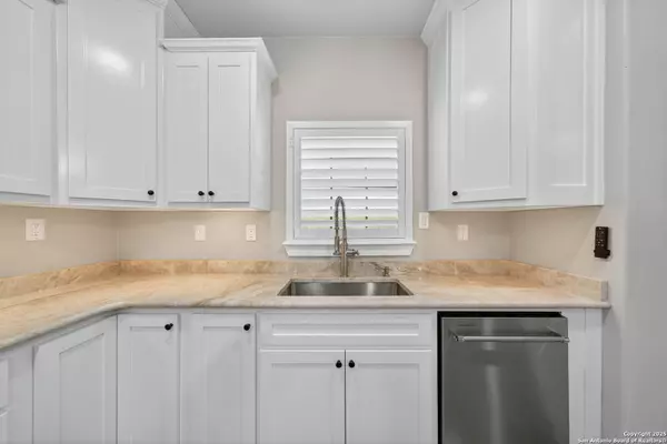 Uvalde, TX 78801,21 Hope Place