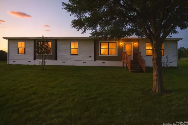 Stockdale, TX 78160,230 County Road 426