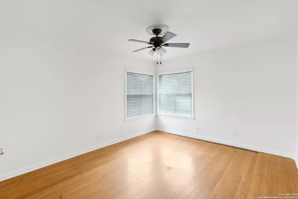 San Antonio, TX 78209,323 Blakeley