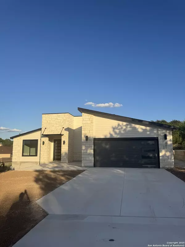 Canyon Lake, TX 78133,565 Airline