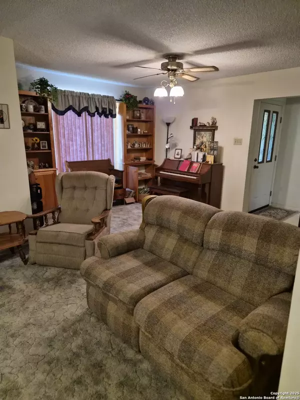 Somerset, TX 78069,8020 Dixon