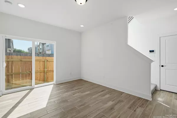 San Antonio, TX 78249,6464 Babcock Rd #719