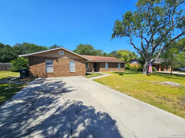 Seguin, TX 78155,1648 Eastwood