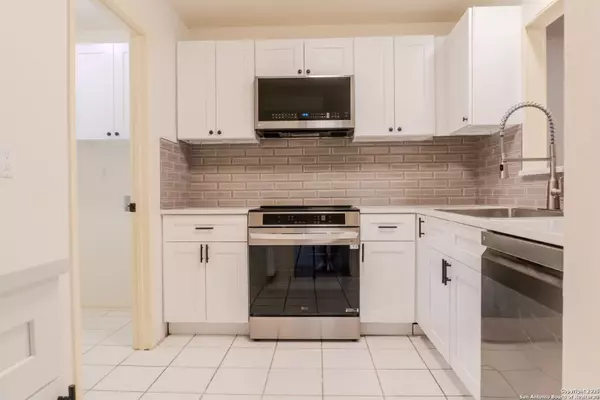 San Antonio, TX 78230,11303 Vance Jackson UNIT H2