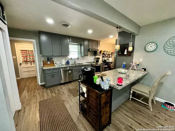 Beeville, 78012,605 E Randall