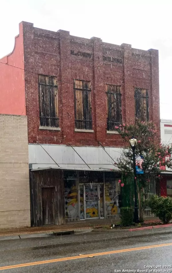 212 Washington, Beeville, 78102