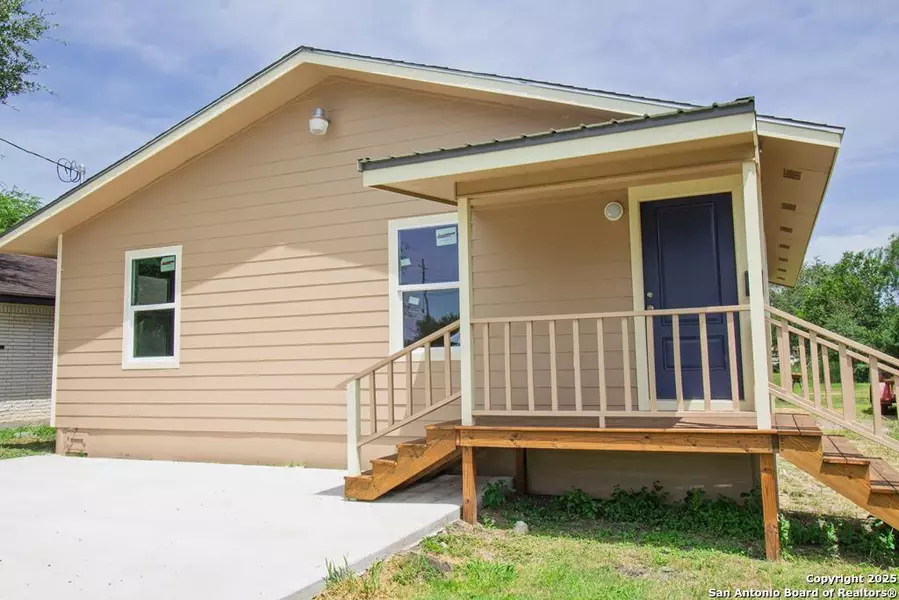 806 W Powell, Beeville, 78102