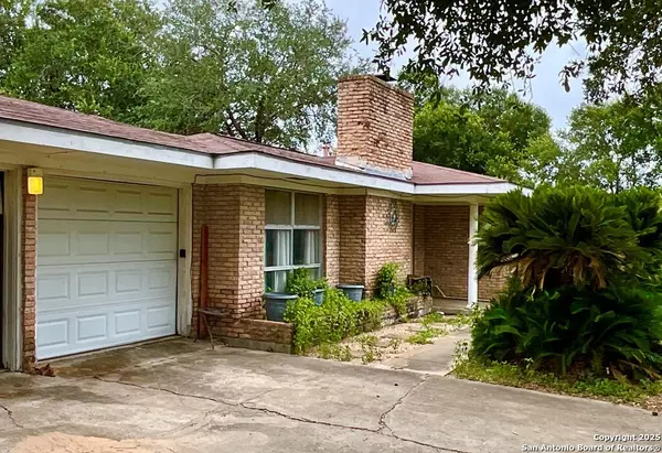 Beeville, 78102,1101 E Inez