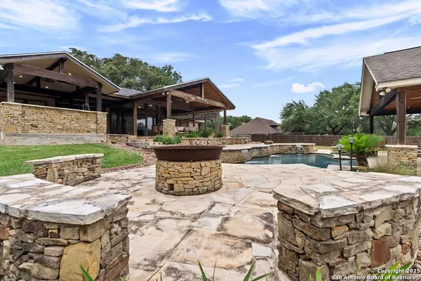 Beeville, 78012,5 Shady Ln