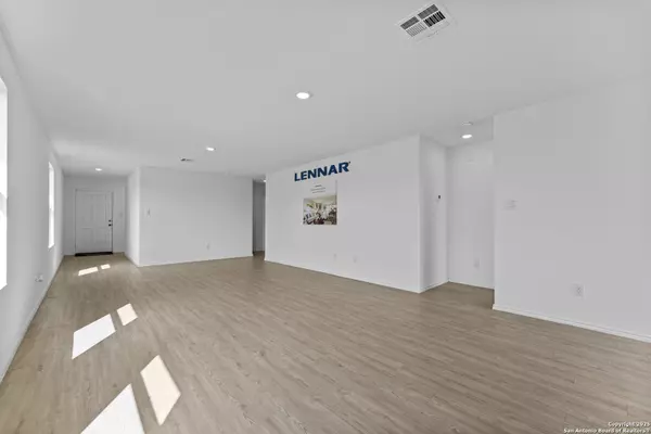 New Braunfels, TX 78130,1732 Knoll Ridge