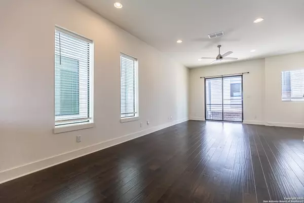 San Antonio, TX 78212,303 cypress UNIT UNIT 701