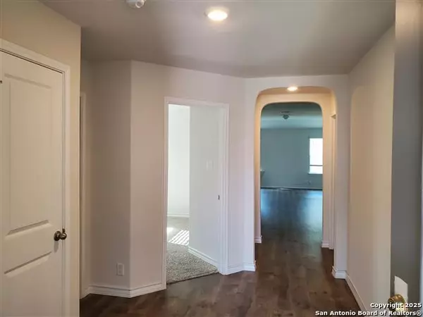 Cibolo, TX 78108,704 Red River