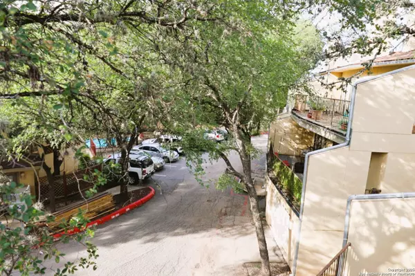 San Antonio, TX 78240,8642 Fredericksburg UNIT 402